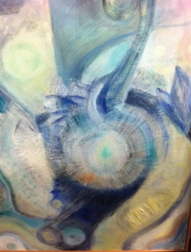 青色を基調とした、渦巻きのようなモチーフが中心の抽象画